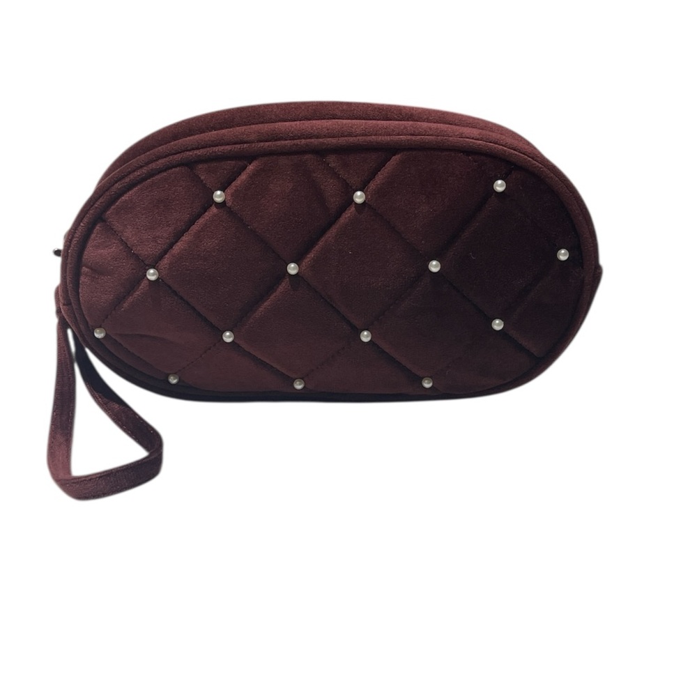 SUEDE QUILTED MINI PEARL EMBOSSED WRISTLET CLUTCH - Picture 3 of 4